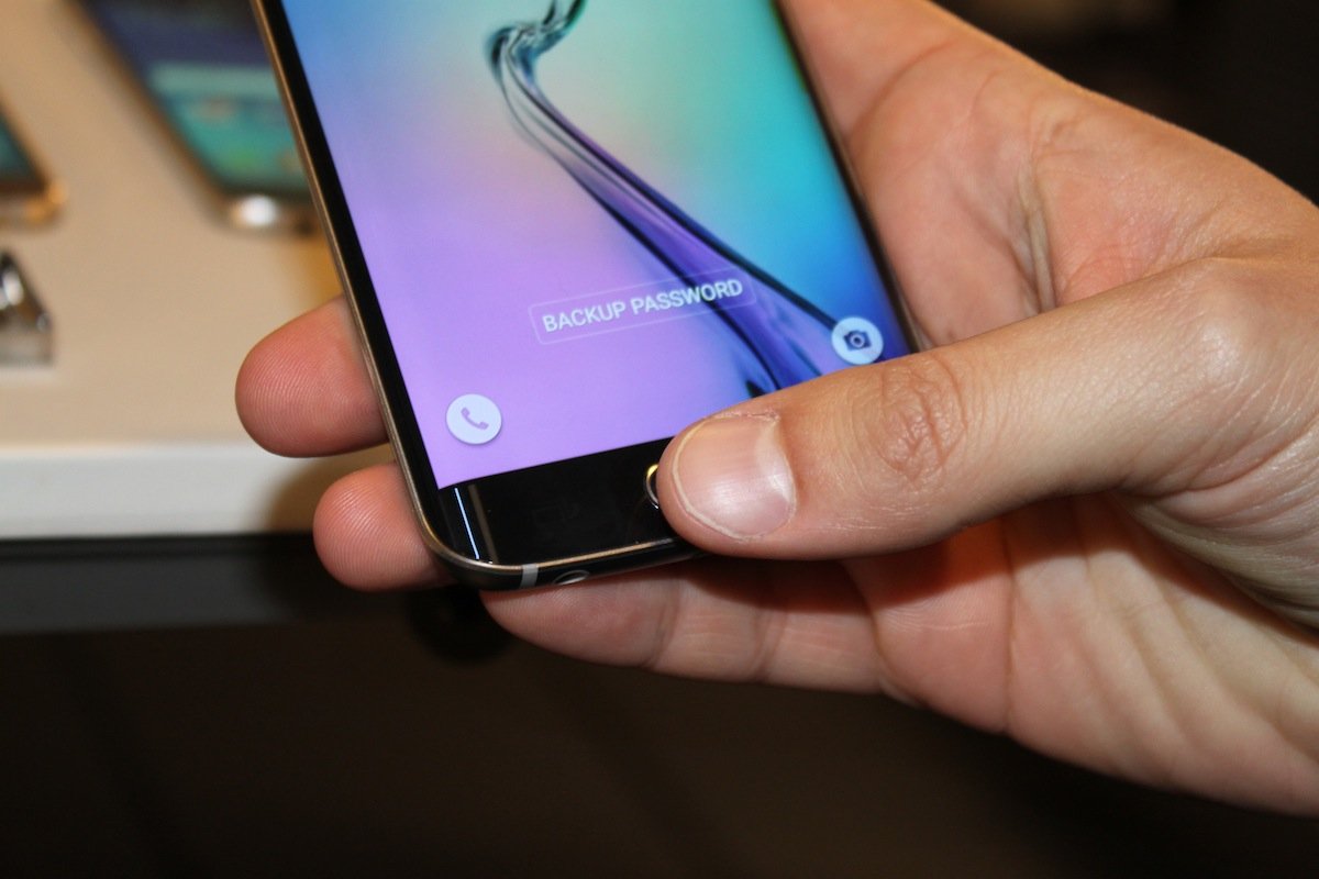 Samsung Galaxy S6 làm được gì so với iPhone?